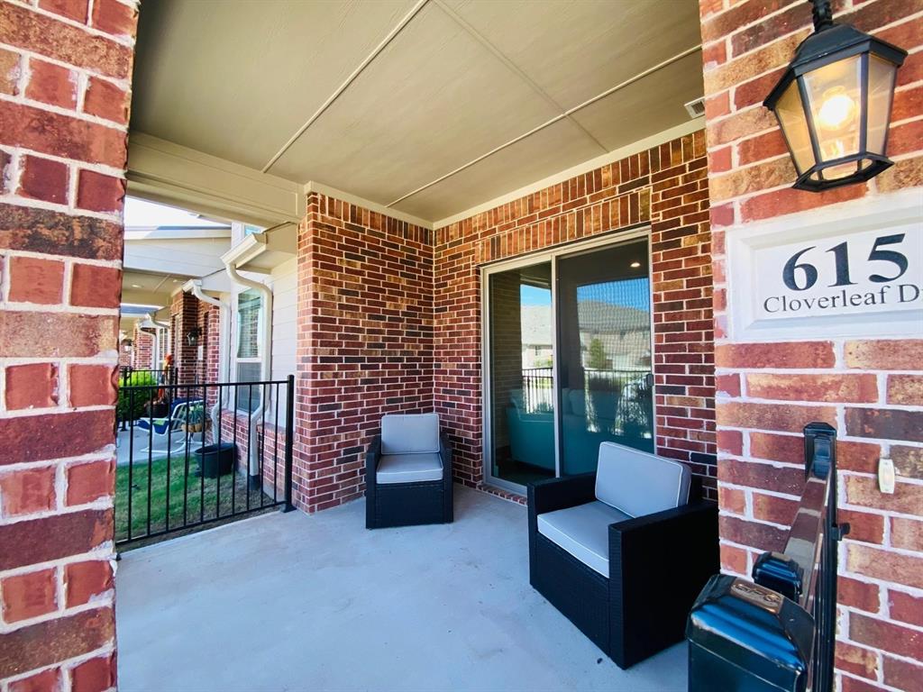 615 Cloverleaf Drive