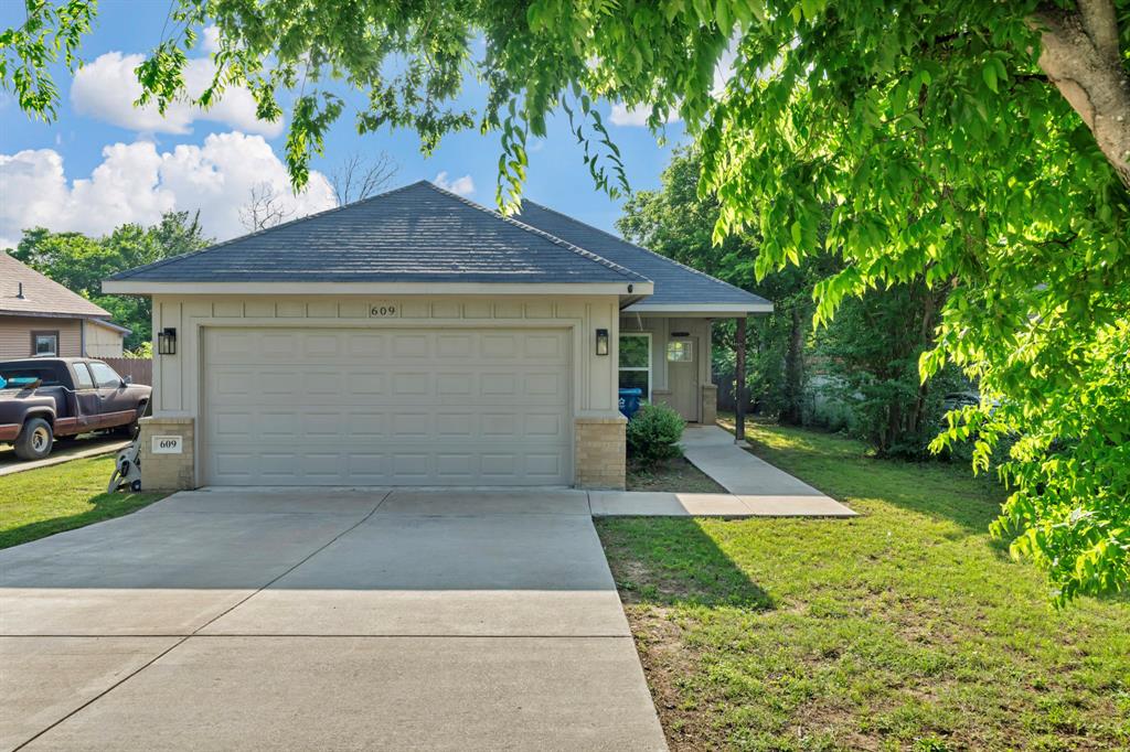 609 N Cummings Drive