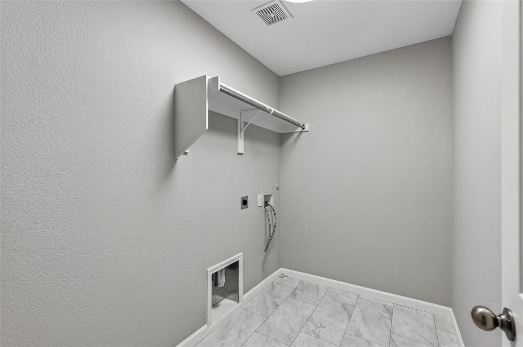 Pasquinellis Village On The Green - Residential