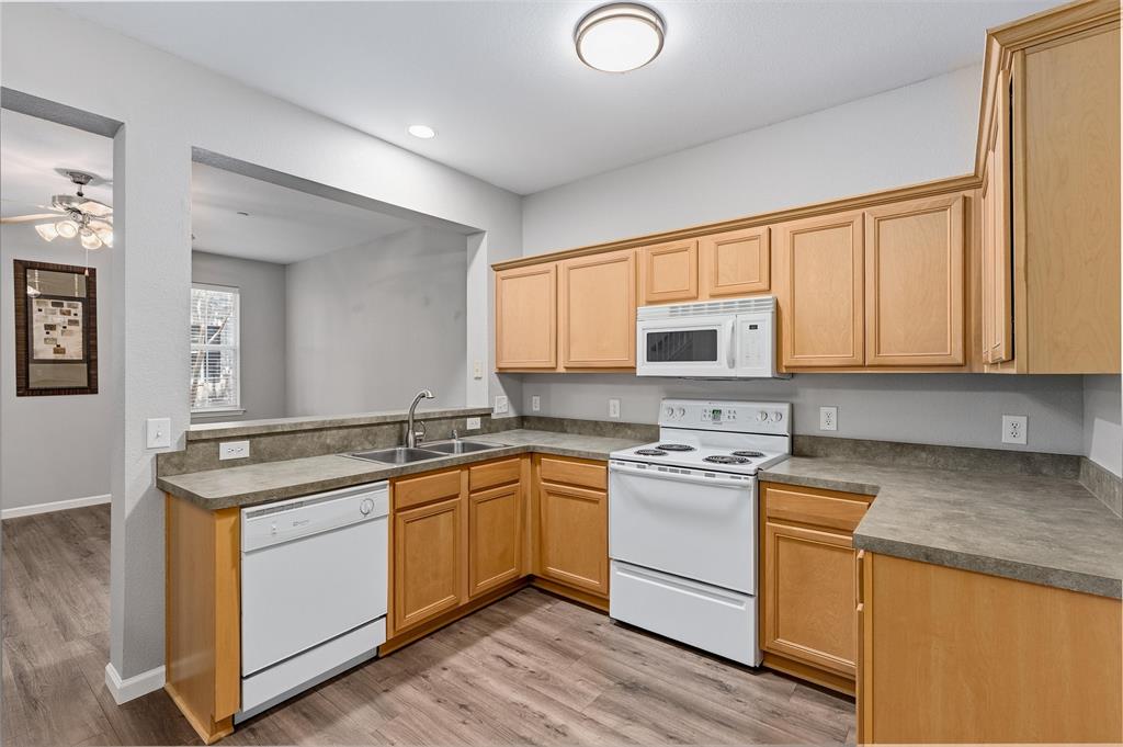 Pasquinellis Village On The Green - Residential