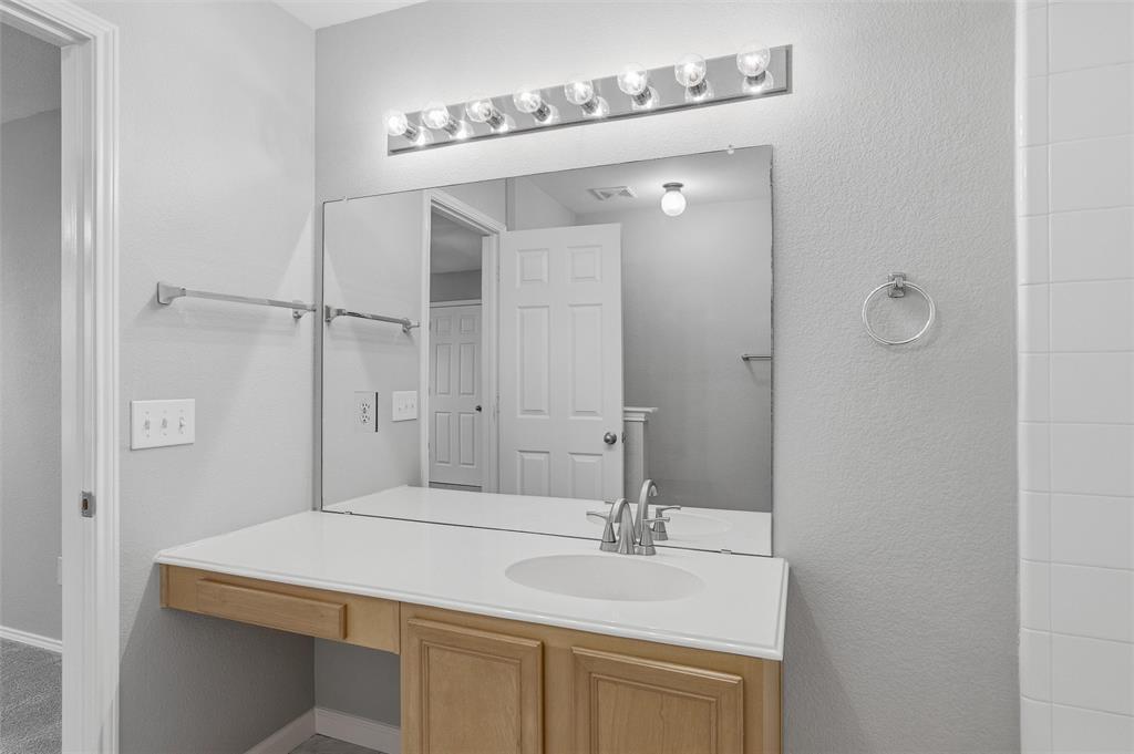 Pasquinellis Village On The Green - Residential