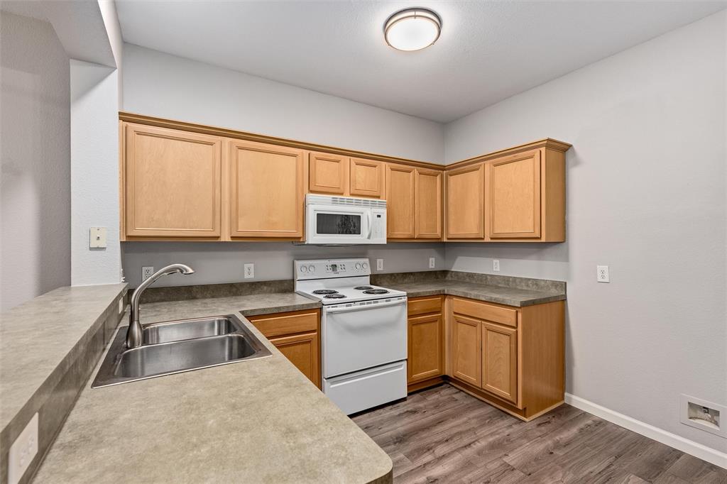 Pasquinellis Village On The Green - Residential