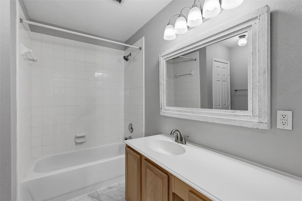 Pasquinellis Village On The Green - Residential