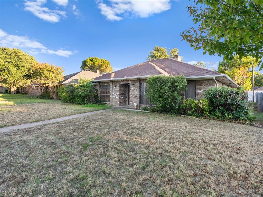 5818 Winding Woods Trail