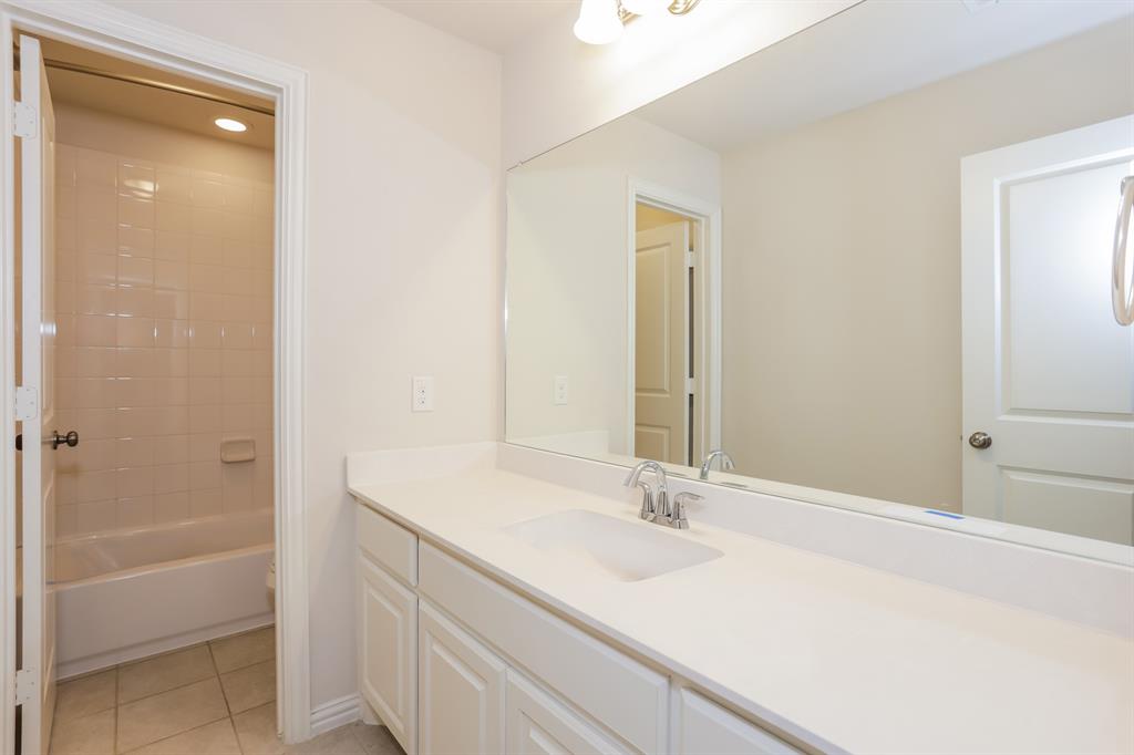 Castle Hills Realm West Add - Residential Lease