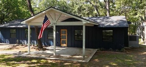 A home in Pottsboro