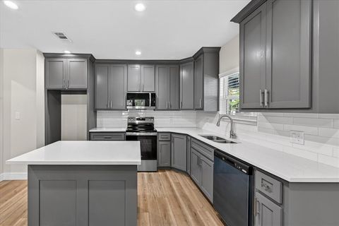 Tiny photo for 2009 W Sherman Street, Paris, TX 75460 (MLS # 21223727)