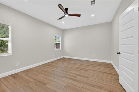 Tiny photo for 2009 W Sherman Street, Paris, TX 75460 (MLS # 21223727)