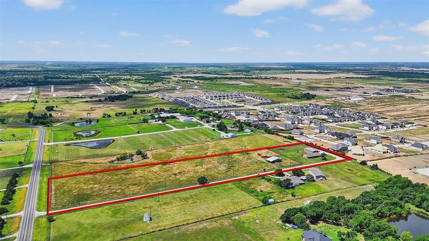 This prime property has approx 246 feet of frontage along Future Legacy Rd. (FM 455) and is ideally located just east of the Dallas Parkway, offering excellent visibility and access. Situated in one of the fastest-growing corridors in North Texas, this tract is well-suited for retail or commercial development. With extensive development already underway in the surrounding area, the possibilities are endless. Whether you're looking to develop immediately or hold for future appreciation, this property offers both strategic location and long-term value.
Don’t miss this exceptional opportunity to invest in a high-growth area!   Home can be seen after looking and expressing interest in the land.  There is an additional 6 ac to the south also available.   That would be a nice addition to have a 12 ac block.
