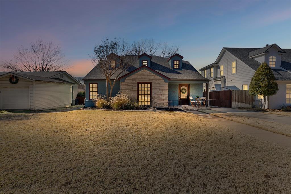 2548 Walsh Court