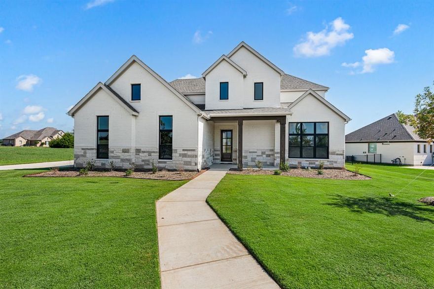 Highland Oaks is a custom home gated community with 3 landscaped ponds, fountains,
junior Olympic swimming pool, wading pool and amenity center.
A number of large lots, as well as wooded & waterfront lots are
available. Highland Oaks is a green community with approximately 26 percent of the land
reserved as permanent greenbelt common areas. This community features full city services
with underground utilities, provided by the City of Boyd, Atmos Energy & Wise Electric Co-
Op. Families living in Highland Oaks have the choice of 3 area school districts: Boyd,
Decatur and Paradise depending on current enrollment availability.