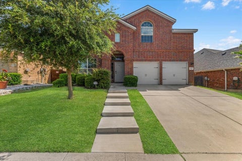 Photo of 2909 Merry View Lane, Fort Worth, TX 76120 (MLS # 21372764)