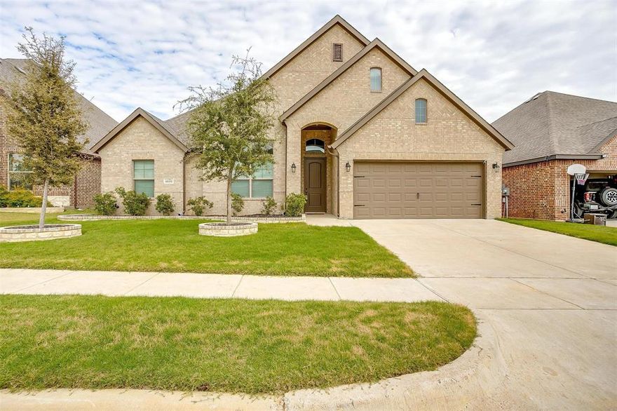 Check out this beautiful 3 bedroom 2 bath home built in 2020 in the Wildwood Subdivision. Wood flooring flows from the foyer to the family room, kitchen, and breakfast nook. Enjoy a spacious family room with a boxed ceiling and a cast stone fireplace. The private study is complete with built-in shelving, a storage closet, and French doors. A wrap-around breakfast bar with a built-in bookshelf and an island are featured in the kitchen. Access to the covered patio is through the breakfast nook with bay windows. The master bathroom has a dual sink vanity, a large garden tub, a separate walk-in shower with a seat, linen closet, and large walk-in closet. Two additional bedrooms have access to a full bathroom and a linen closet.
You'll enjoy easy access to local schools, parks, shopping centers, and dining options, all just a short drive away.