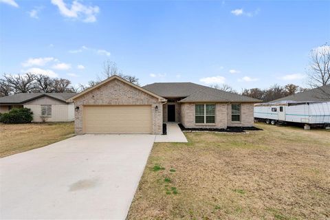 1627 Tanglewood Drive Azle TX 76020