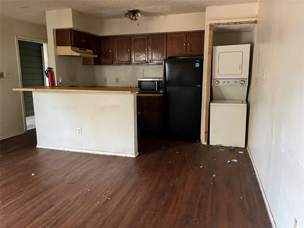 9823 Walnut Street 303