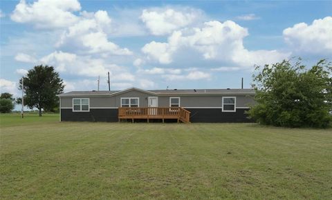 Photo of 116 El Dorado Street, Decatur, TX 76234 (MLS # 21257124)