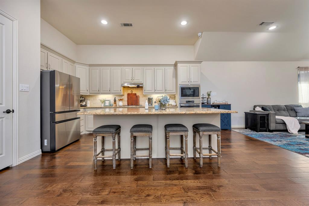 1212 Blue Lake Boulevard