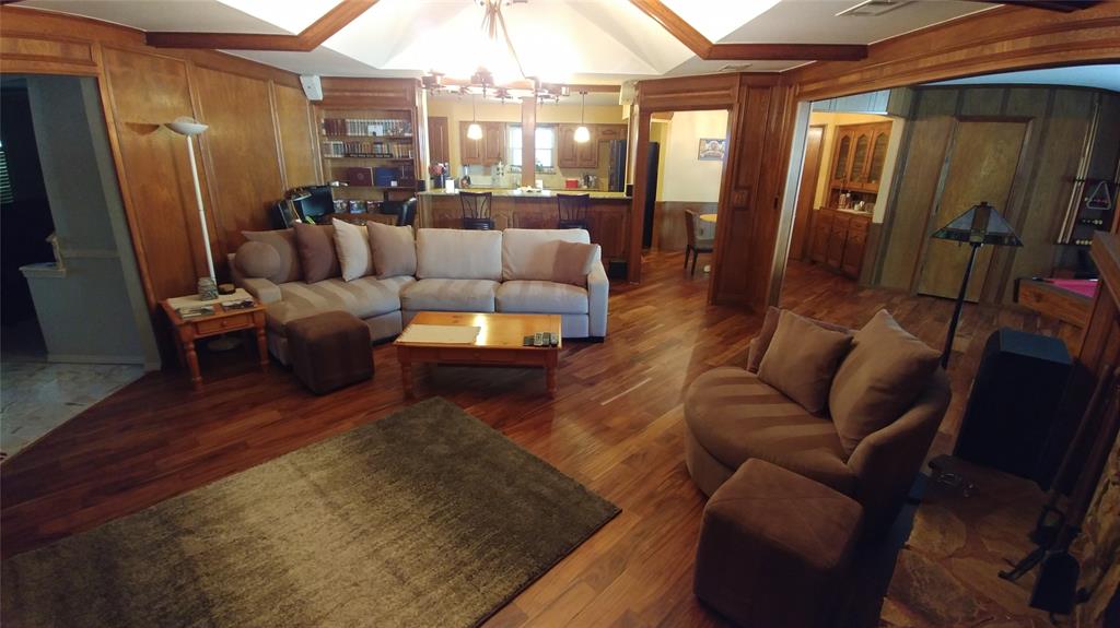 2721 Knollwood Court