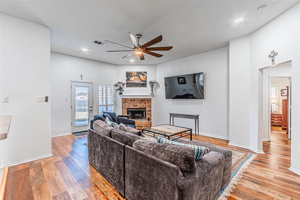 108 Oak Hollow Lane