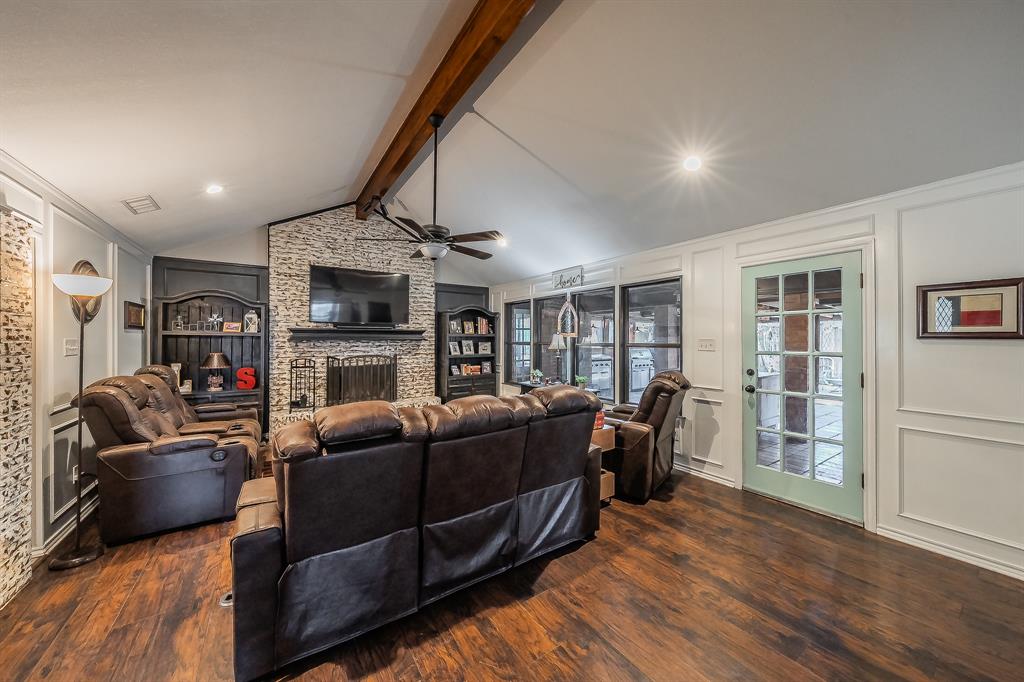 5004 Lake View Circle