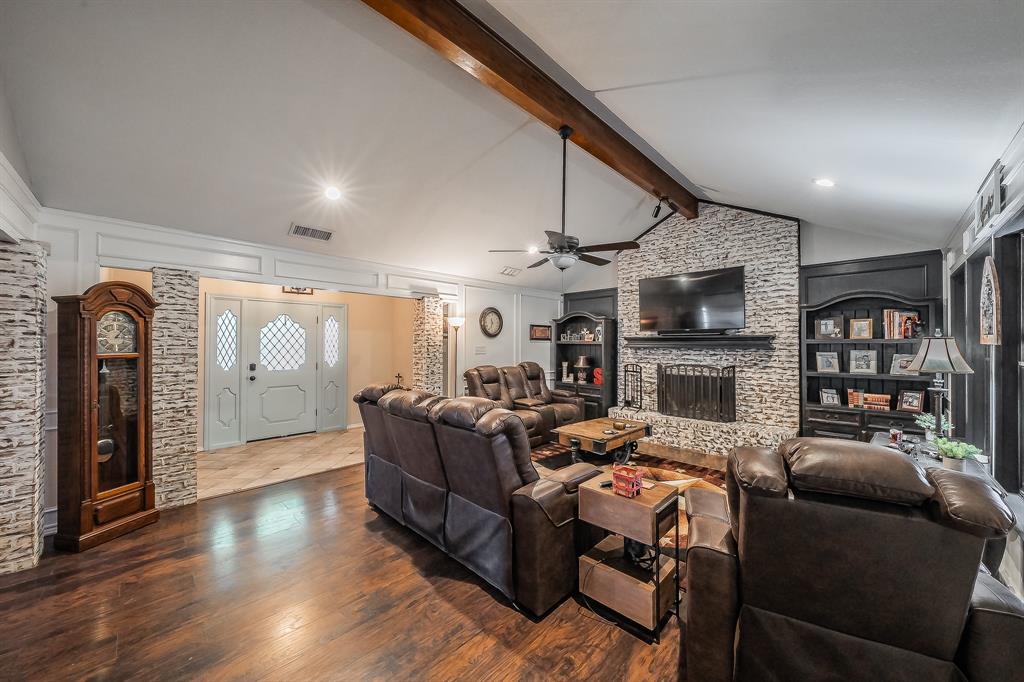 5004 Lake View Circle