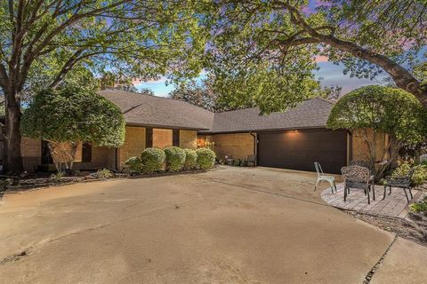 5004 Lake View Circle North Richland Hills TX 76180