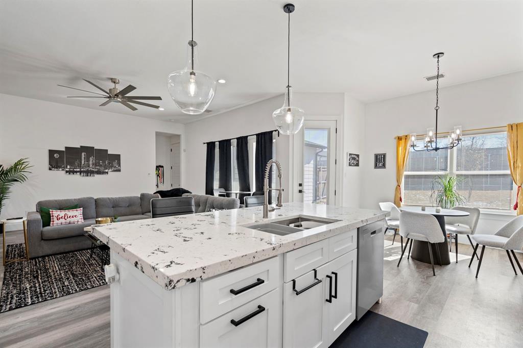 Creekside At Carter Square - Residential