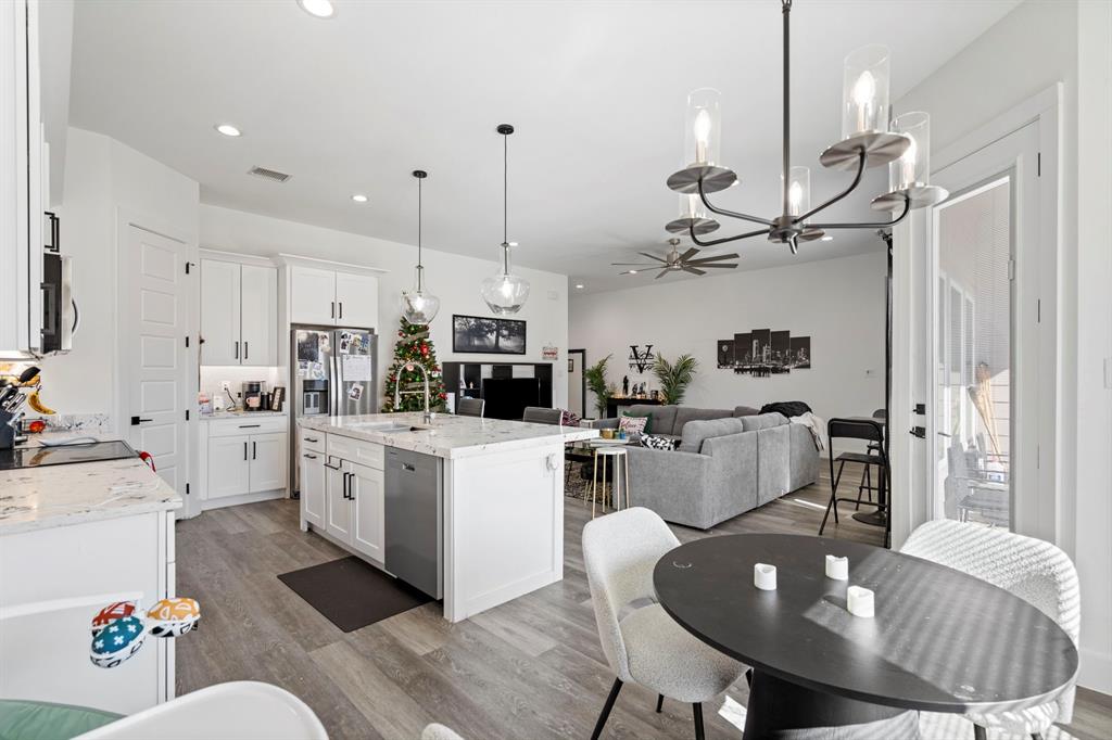 Creekside At Carter Square - Residential