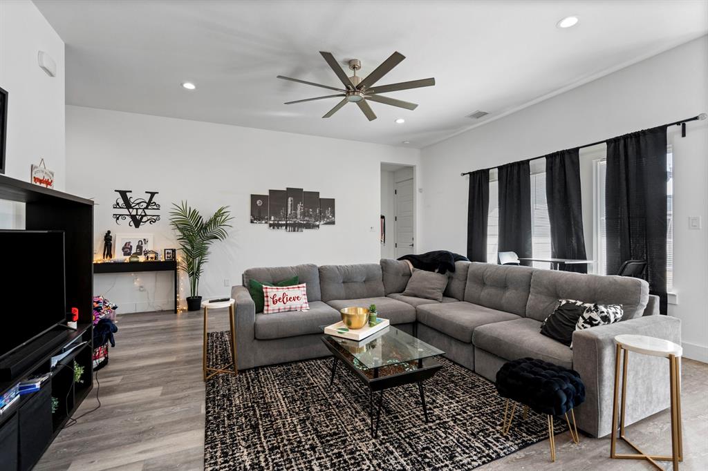 Creekside At Carter Square - Residential