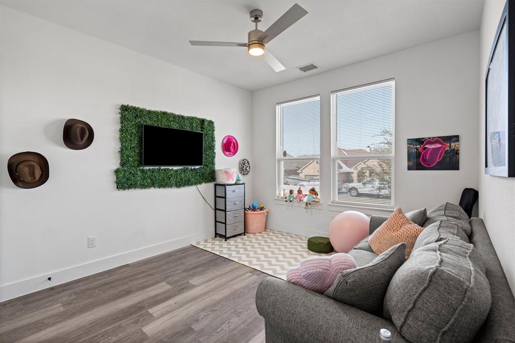 Creekside At Carter Square - Residential