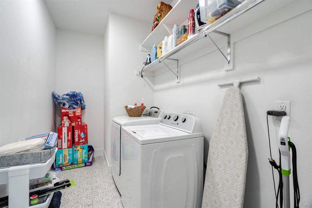 Creekside At Carter Square - Residential