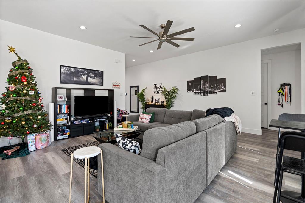 Creekside At Carter Square - Residential