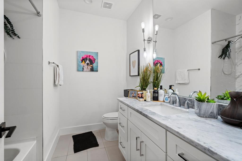 Creekside At Carter Square - Residential