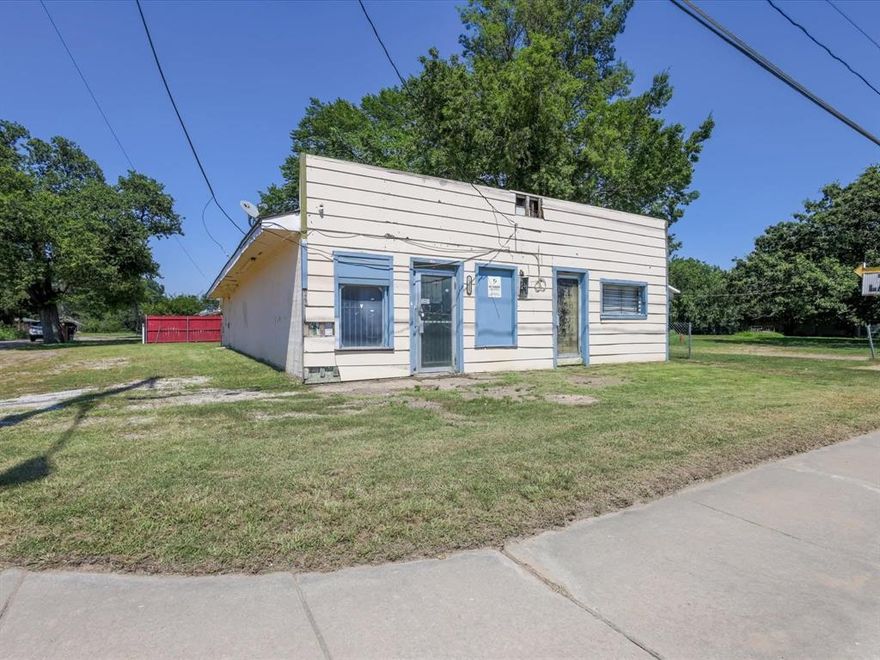 This vacant retail lot is ideally situated in a growing area of Southeast Dallas with excellent visibility and easy access to major freeways. 
Featuring a generous lot size and flexible Community Retail zoning, this property is perfect for a variety of commercial uses.
Whether you’re an investor looking for your next value-add project or a business owner ready to bring your vision to life, this lot presents a unique opportunity to transform a blank canvas into a profitable asset. Property is being sold as-is. Buyer and buyer’s agent to verify all zoning, usage, and building requirements. The listing agent is related to the seller.