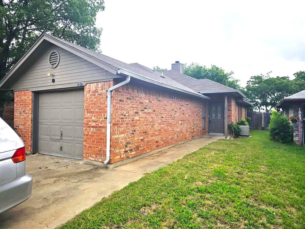 1005 Mitchell Lane