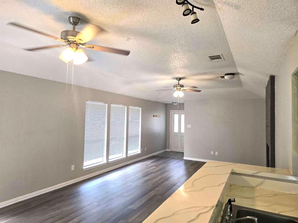 1005 Mitchell Lane