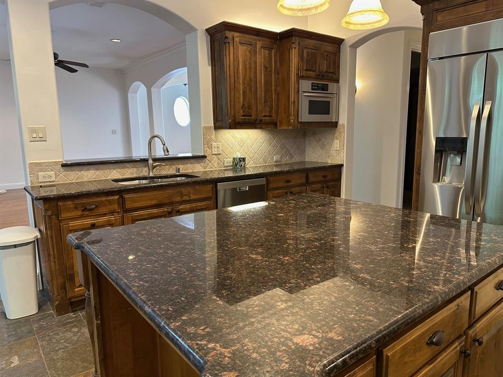 UNIVERSITY PLACE - Residential