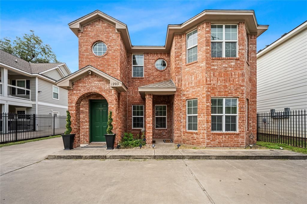 Photo of 1903 S 11th Street #A &amp; B, Waco, TX 76706 (MLS # 21172807)