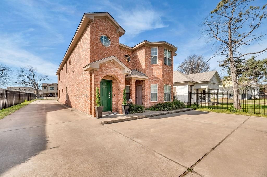 Photo of 1903 S 11th Street #A &amp; B, Waco, TX 76706 (MLS # 21172807)