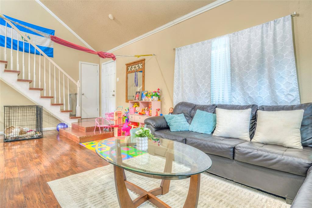 118 W Phillips Court