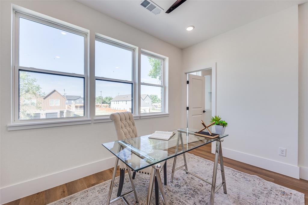 BARNES & MITCHELLS GRAND AVE - Residential Income