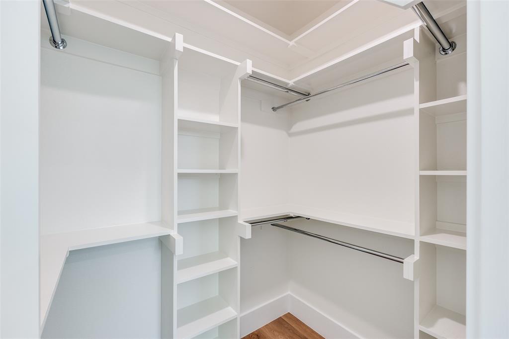 BARNES & MITCHELLS GRAND AVE - Residential Income