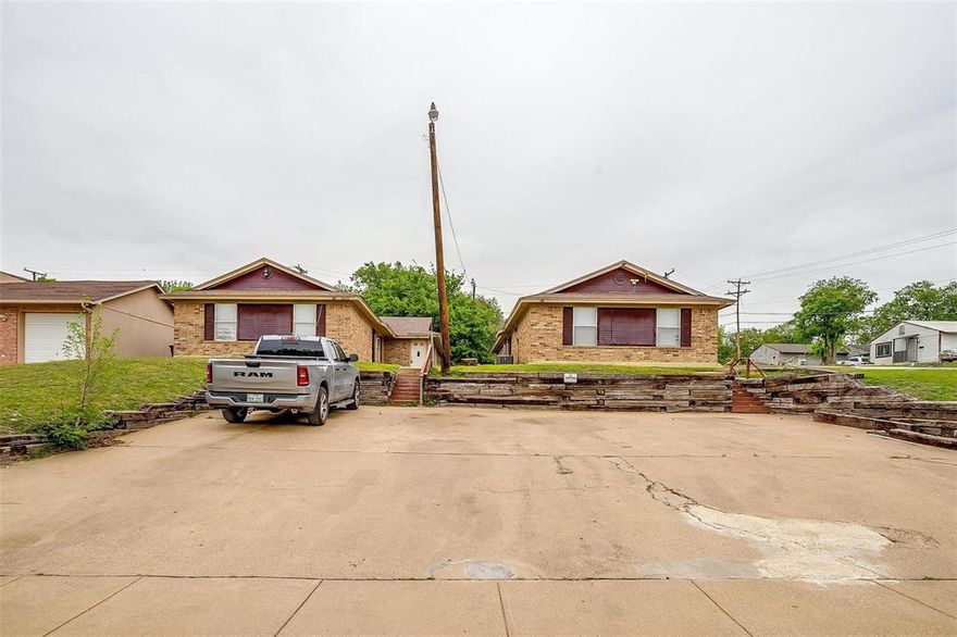 Stylish & Spacious 2 Bedroom 1 Bath Duplex – Prime Fort Worth Location!

Welcome home to this recently updated brick duplex offering comfort, convenience, and charm. Enjoy an open-concept layout with fresh paint and sleek luxury vinyl plank flooring throughout. Whip up your favorite meals in the bright eat-in kitchen featuring an electric range, and take advantage of in-unit full-size washer-dryer hookups, no laundromat needed!

Off-street parking adds ease to your daily routine, and you're just minutes from Jacksboro Hwy, NW 28th, and vibrant downtown Fort Worth. Close to shopping, dining, and everything you need. Ready for you to call it home? DON'T MISS OUT!

Every Pros PM home includes our $45 per month Resident Benefits Package - covering pest control, air filters, credit building, and more. Details at application. Liability insurance options also available.