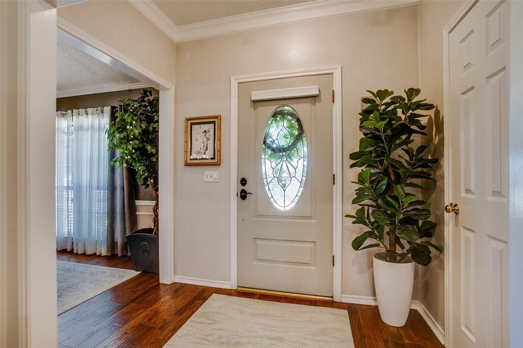 Photo of 1609 Buena Vista Avenue, Garland, TX 75043 (MLS # 20430791)