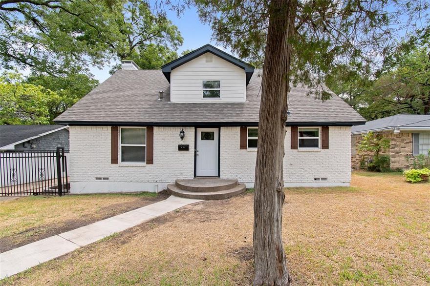 Completely remodeled house in quiet Duncanville! Within walking distance to schools, city parks, and library. New roof,
new bathrooms, paint, flooring, and tile. Kitchen has new SS appliances, granite counters, table-height bar and SPC
vinyl floor. Living area has tons of windows and soaring ceiling, open to upstairs. Second floor has 3 bedrooms and a
spacious bathroom expanded with a brand new dormer. Gated driveway leads to a carport in back with plenty of space
for entertaining. Back yard is enclosed by a 6’ privacy fence and borders a peaceful pasture.