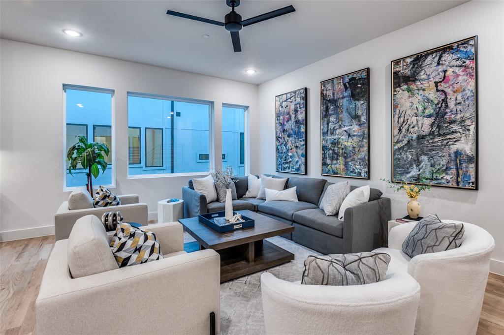 2906 Hawthorne Avenue 101