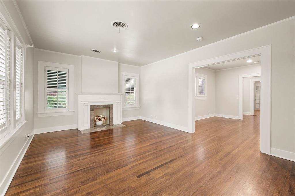 3812 Bunting Avenue