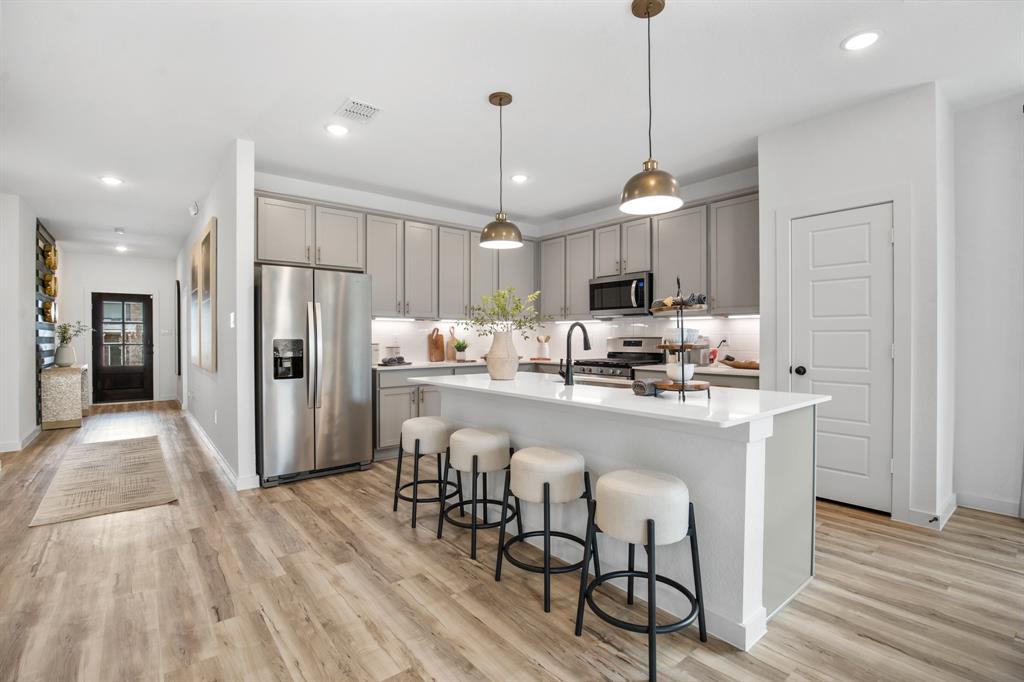 6904 Deadwood Trail