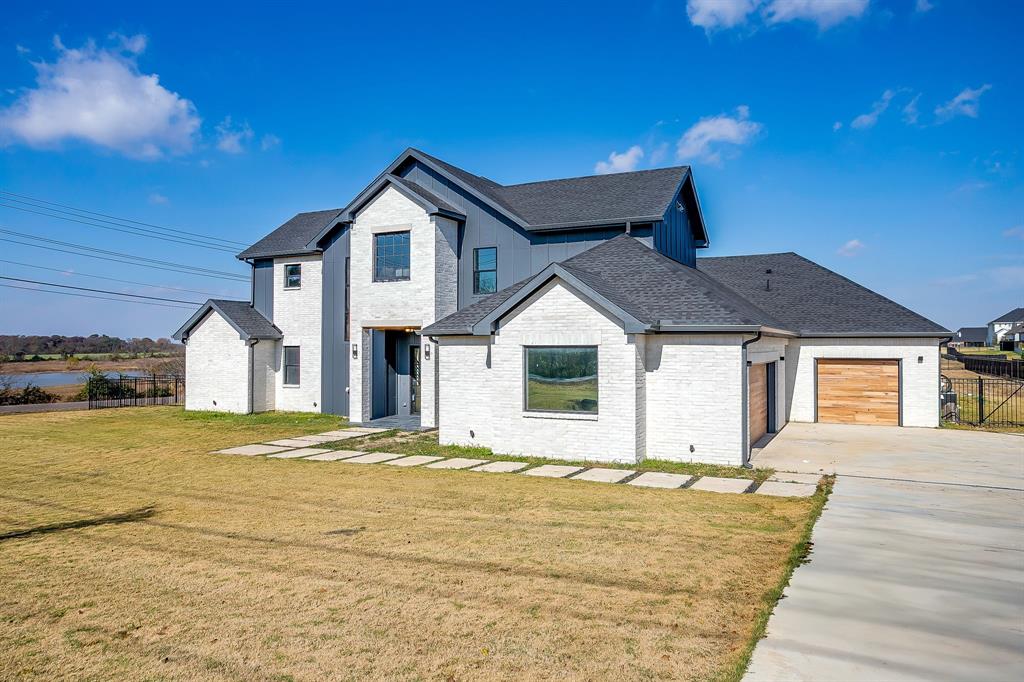 212 W Cottage Hill Parkway