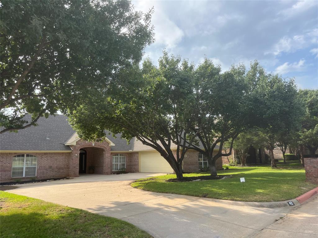 42 W Hillside Place